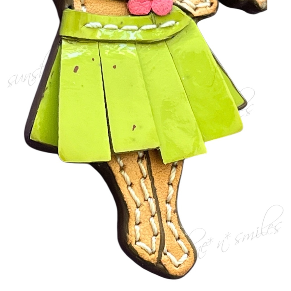 COACH Hawaiian Dancing Hula Girl w/ Lei Bag Charm FOB Keychain #F93159 *RARE* - Picture 4 of 8